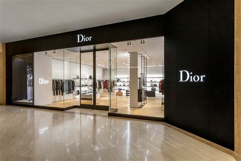 Dior Homme's Second SoCal Men's Shop Opens at South Coast 